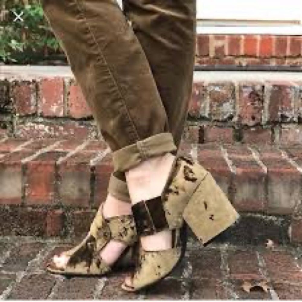 New in box - Cabi Interlock Block crushed velvet … - image 1